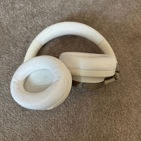 Heyday Over the Ear Noise Cancelling Headphones - Picture 3 of 5